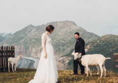 Hochzeit in den Bergen mit Ziegen